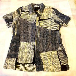 Beautiful petite buttons down blouse ??